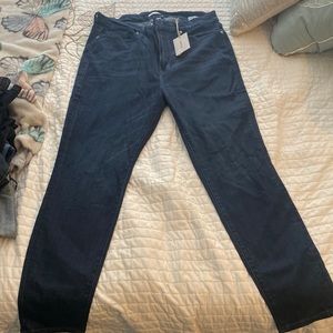 New! Good American Skinny Jeans